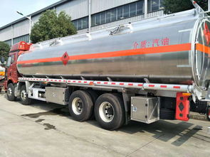 湖南岳陽小型加油車報價解析 為何成為攪拌車用戶的實惠之選？